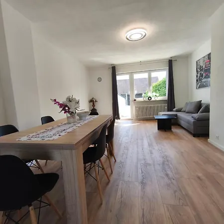 Haus Auf Dem Land - Parkplatz Giebelstadt